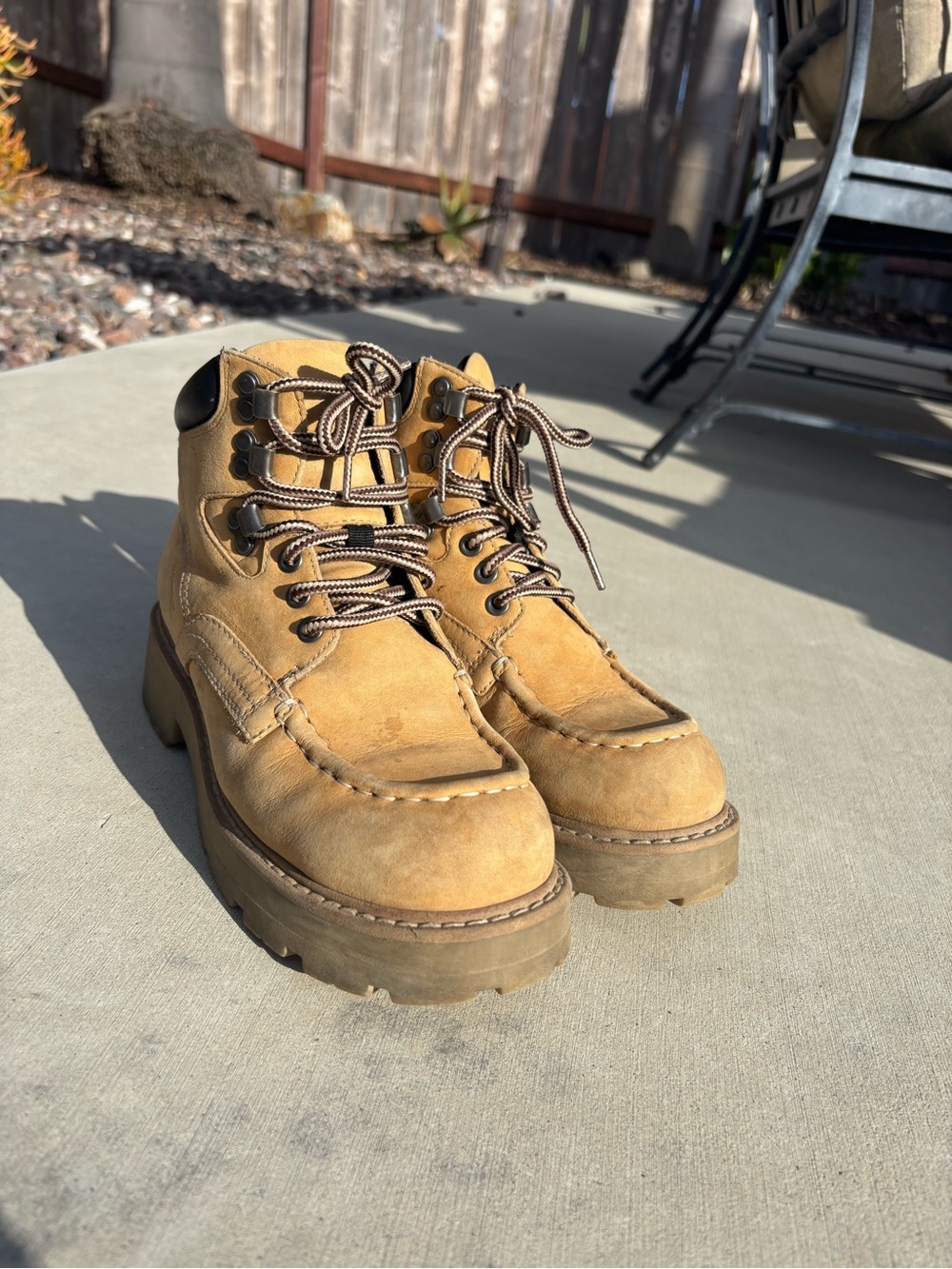 Boots - Picture 6 of 8